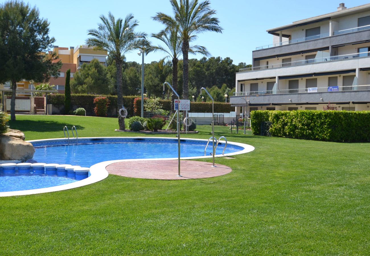 Apartamento en Salou - Tramontana:10000m2 jardín con piscinas-Totalmente Climatizado y wifi includos-Cerca playa y centro La Pineda