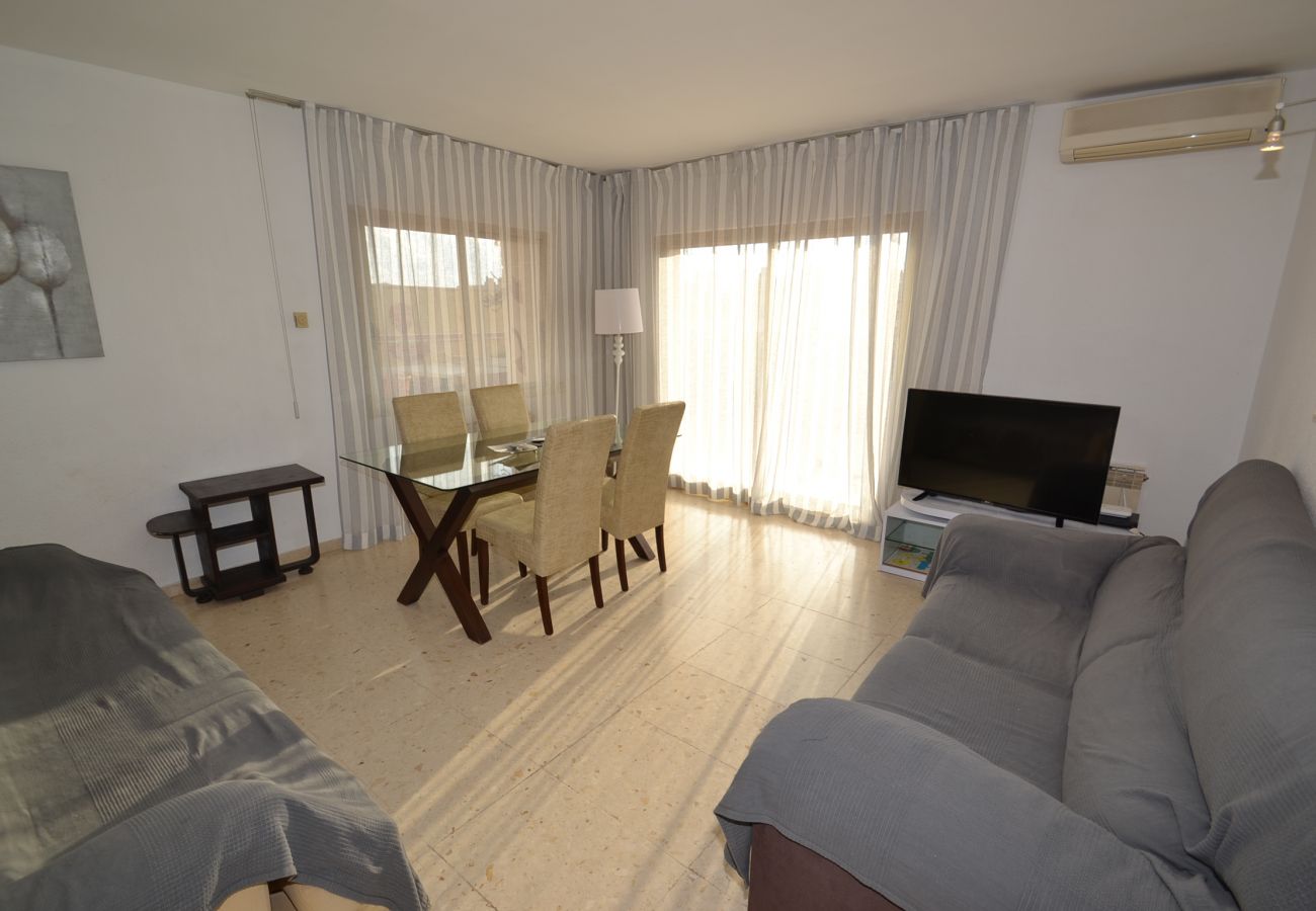 Apartamento en Salou - Indasol:Terraza 200m2-bbq-Cerca Playas-Centro Salou-Piscinas-A/C,wifi,ropa incluidos