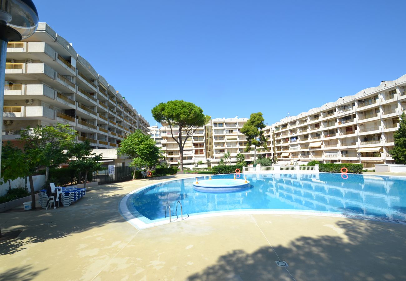Apartamento en Salou - Catalunya 10:Terraza-Centro turístico-Cerca playa-Piscinas,deportes,parque