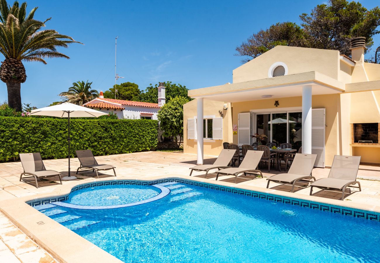 Villa en Cala Blanca - Villa 4 habitaciones toda en planta baja con piscina privada
