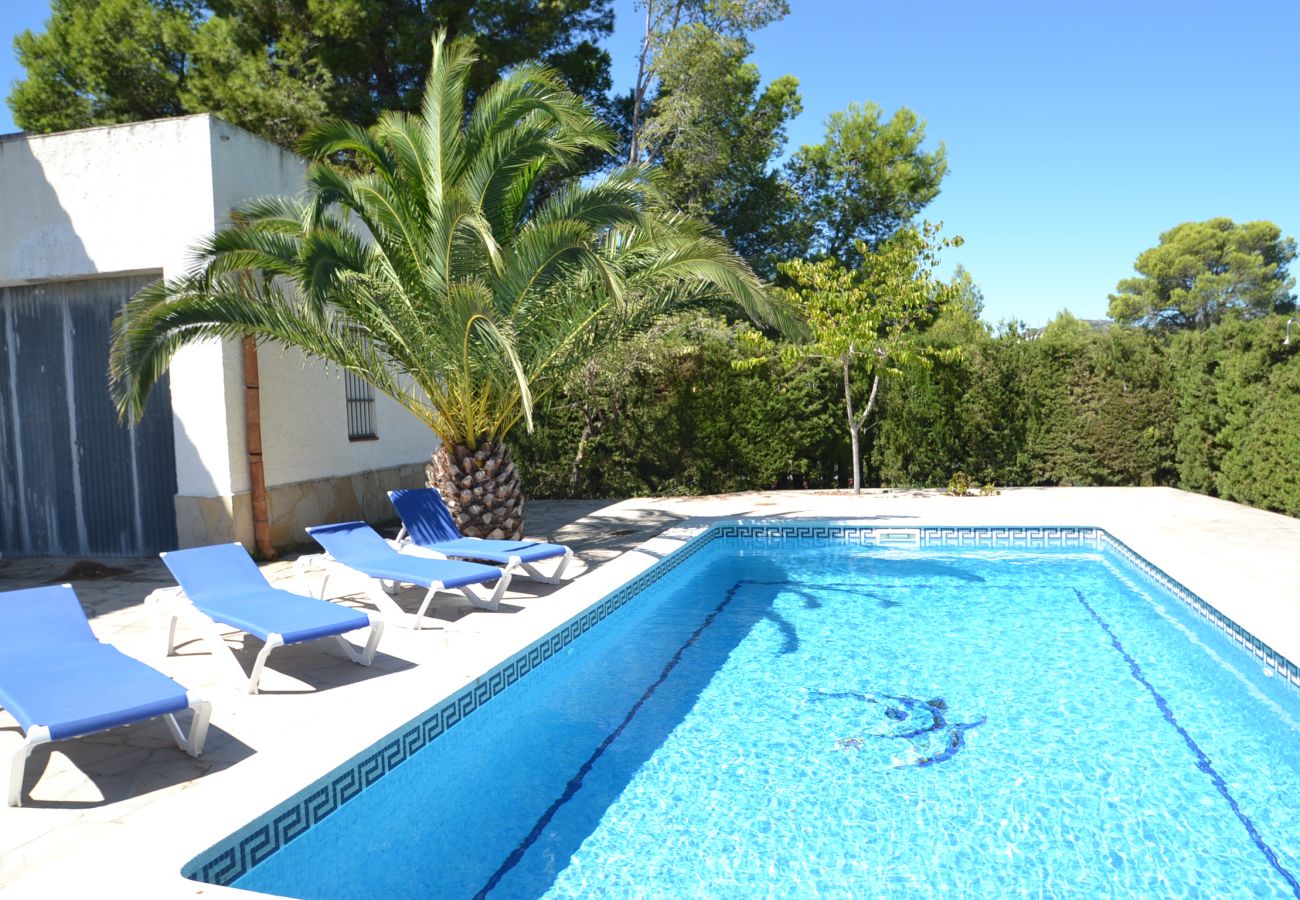 Villa en Ametlla de Mar - Villa Ametlla 5: 5 habs., gran piscina privada en jardín con pinos altos, cerca de las hermosas calas y playas de Las Tres Calas - Ametlla de Mar