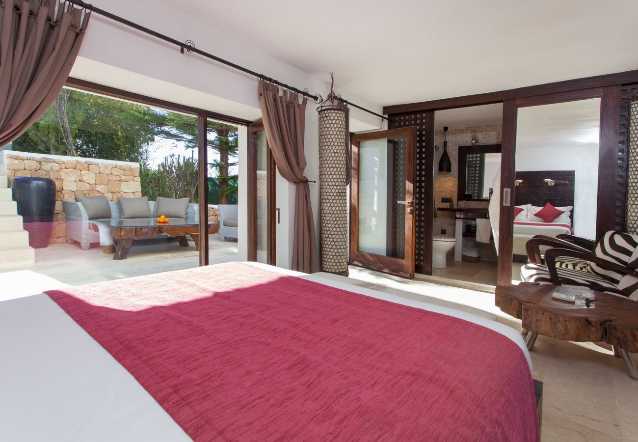 Dormitorio baño en suite vacaciones Villa Ibiza