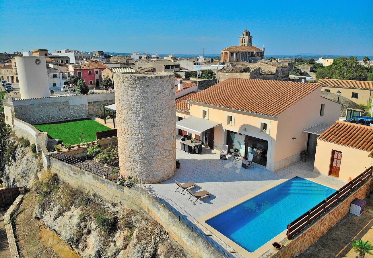 Villa en Muro con vistas al mar y piscina
