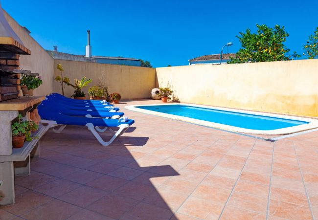 Casa en Muro - Marimar 039 fantástica casa ideal grupos con piscina, aire acondicionado, barbacoa y WiFi