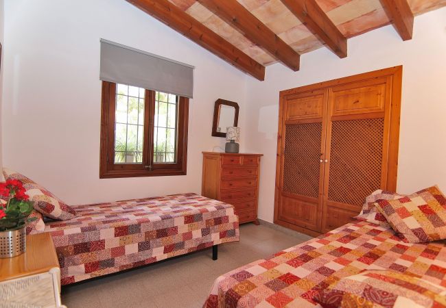 Villa en Campanet - Caselles de Baix 102 coqueta finca, con piscina privada, terraza, barbacoa y WiFi