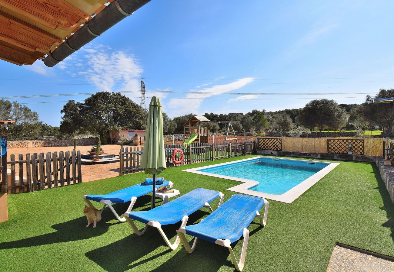 Finca en Llubi - Son Sitges 139 acogedora finca con piscina privada, zona infantil, terraza y barbacoa