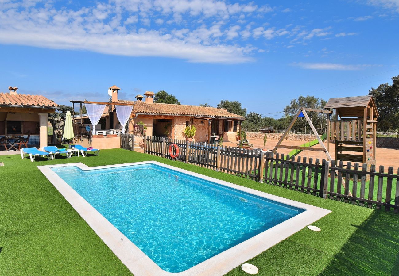 Finca en Llubi - Son Sitges 139 acogedora finca con piscina privada, zona infantil, terraza y barbacoa