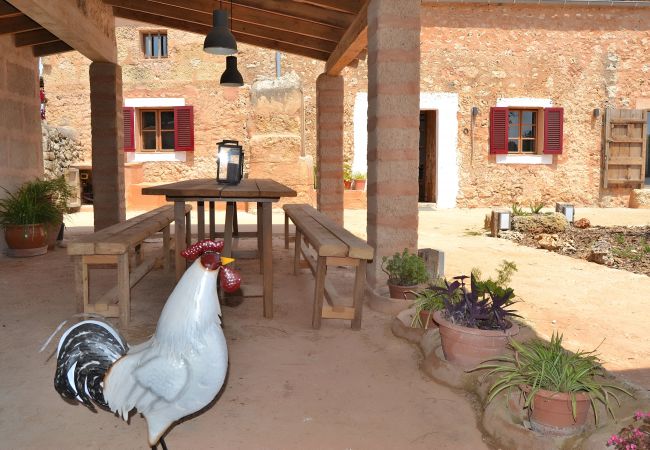 Casa rural en Llubi - Can Cortana 005 fantástica finca con piscina privada, zona infantil, ping pong y aire acondicionado
