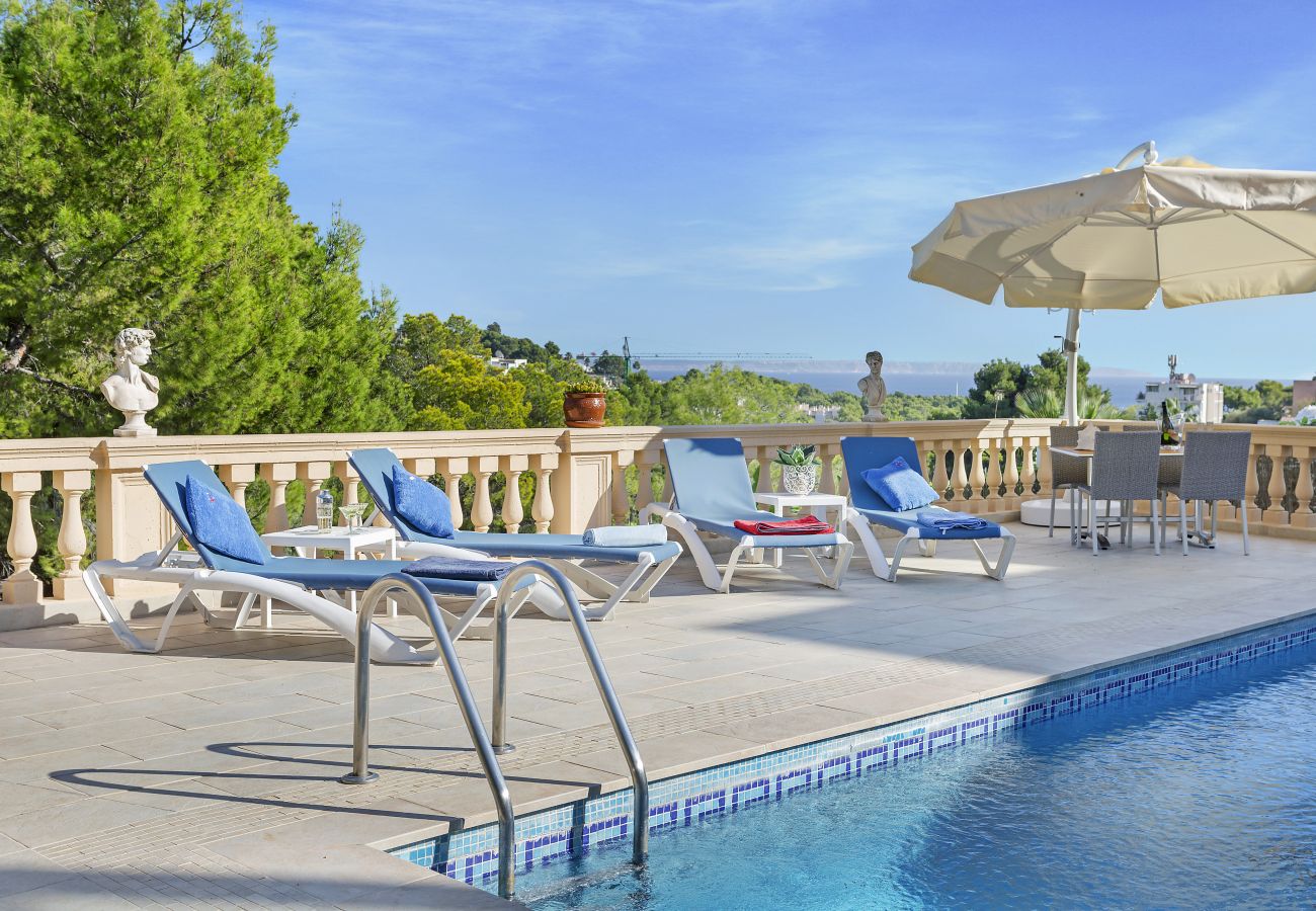 Vistas piscina villa alquiler vacaciones Mallorca