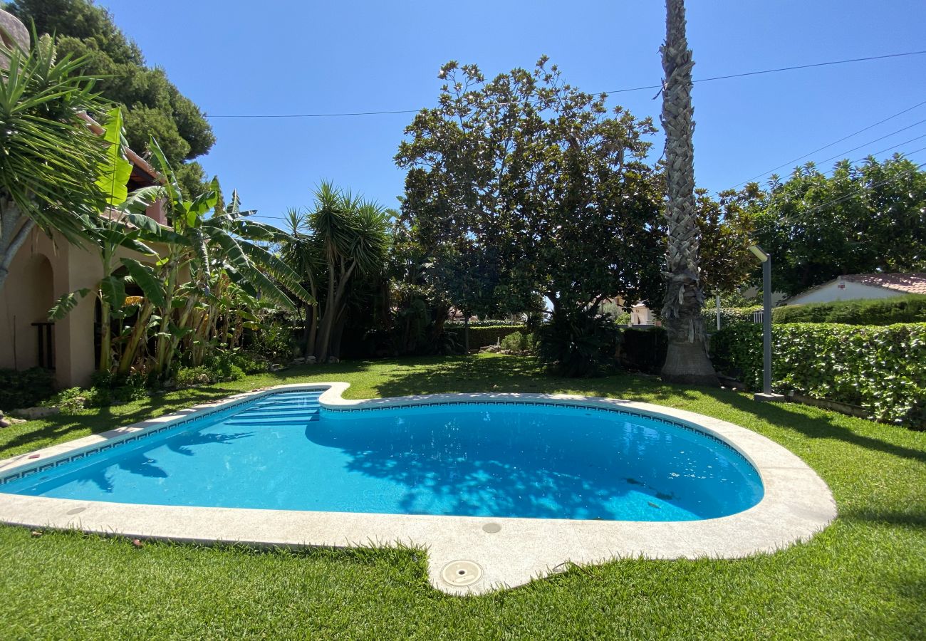 Villa en Segur de Calafell - R84 Villa con piscina, tenis y jardin 1km de la playa