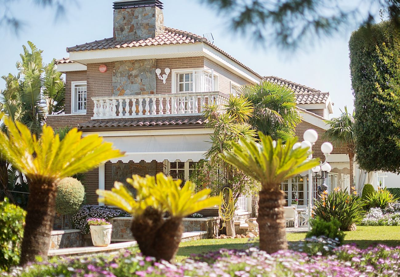 Villa en Calafell - R60 Magnifica casa con piscina y jardin 800m de la playa Calafell