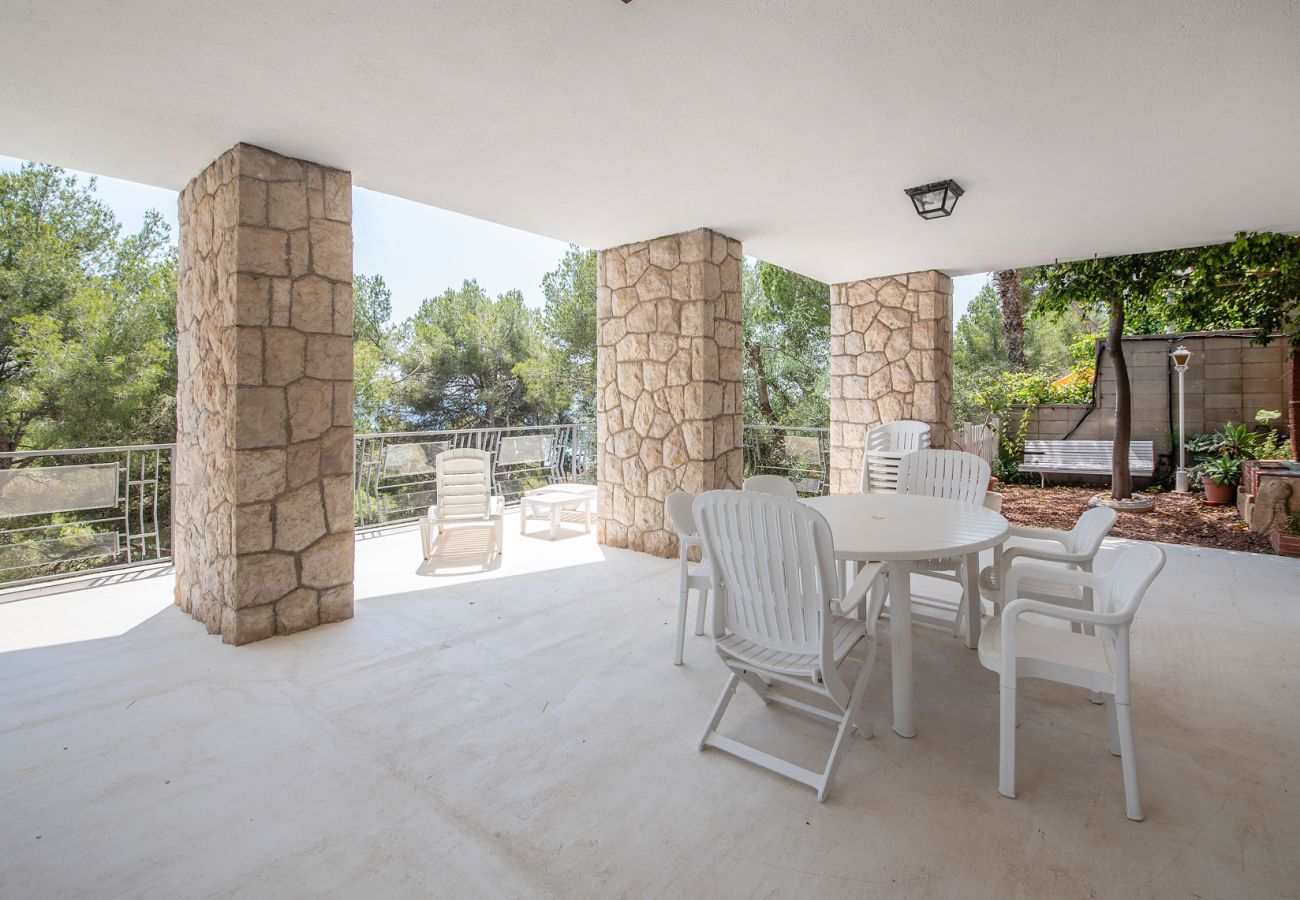 Villa en Tarragona - TH128 Gran casa de 4 dormitorios con piscina con vistas al mar.