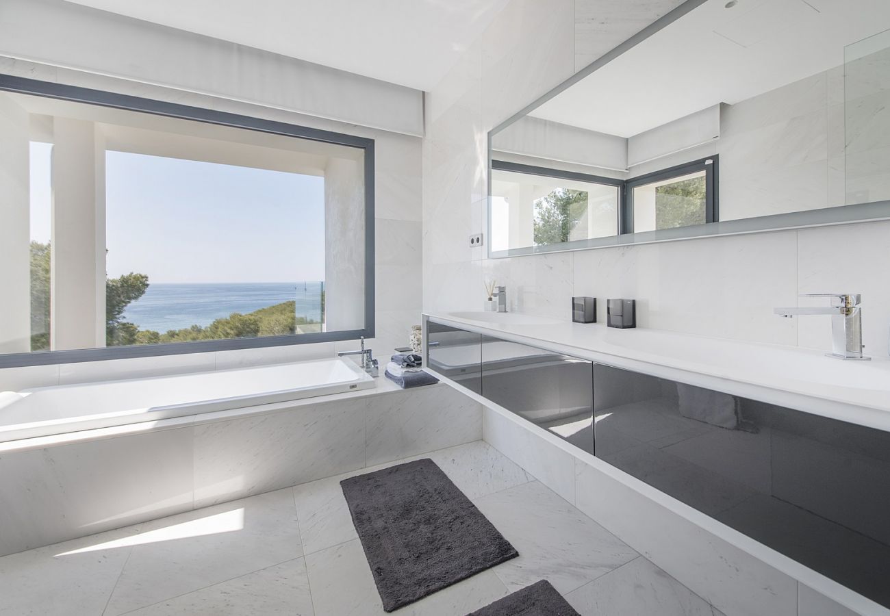 Villa en Tarragona - TH85 Exclusive villa with sea views 200m to the beach