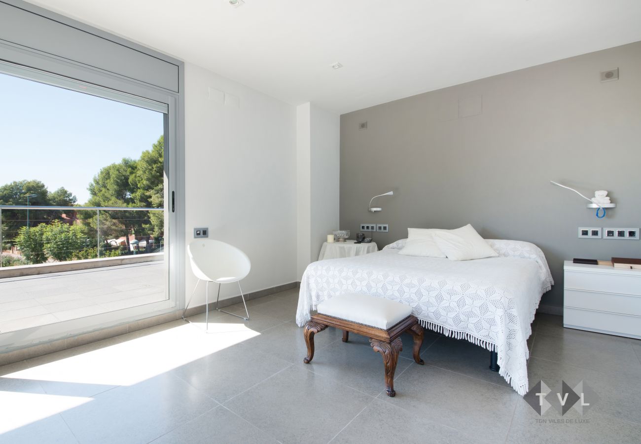 Villa en Tarragona - V2 Moderna villa con vistas al mar en Tamarit