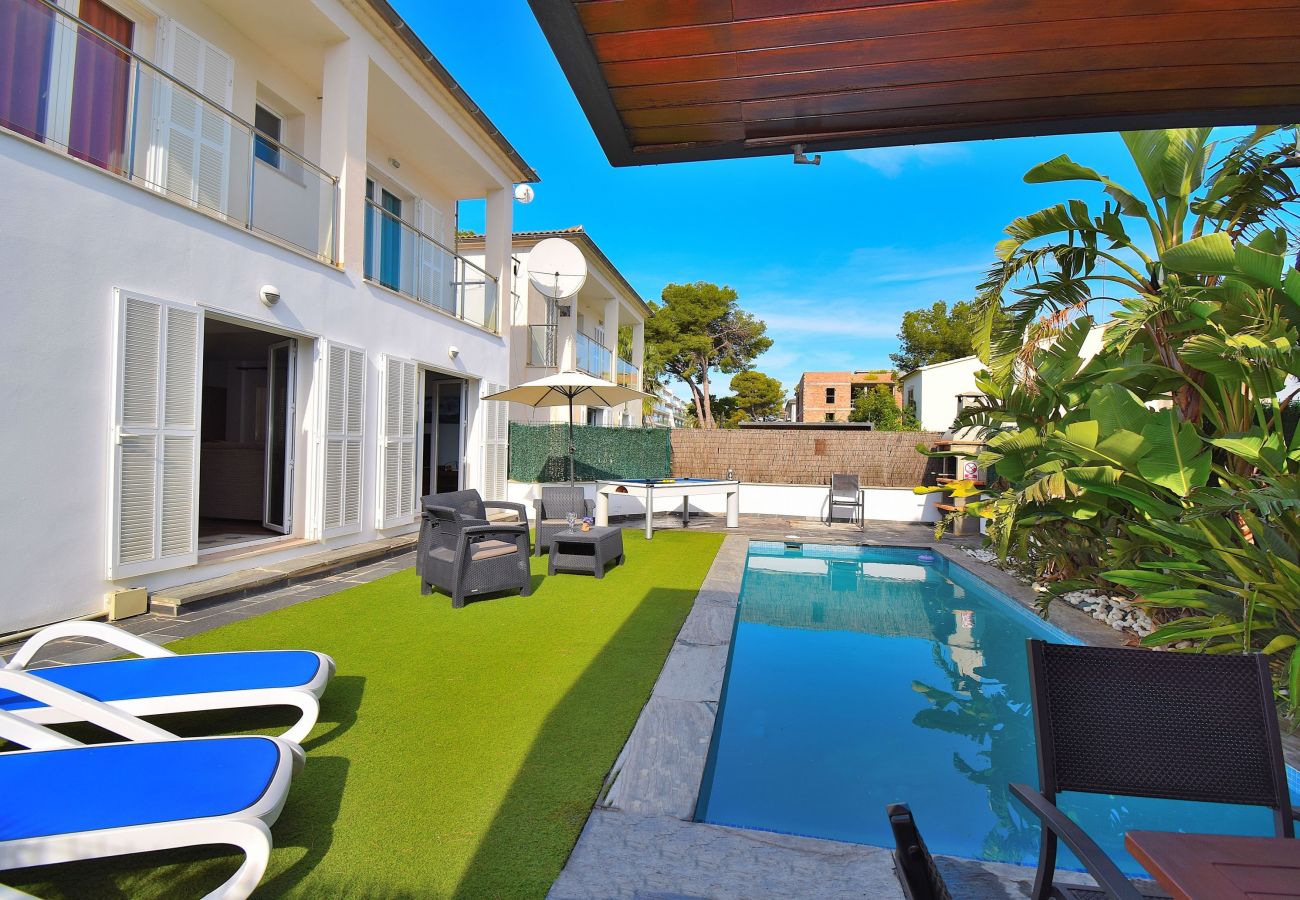 Casa adosada en Playa de Muro - Siulador 107 fantástica villa con piscina privada, terraza, mesa de billar, ping pong y aire acondicionado