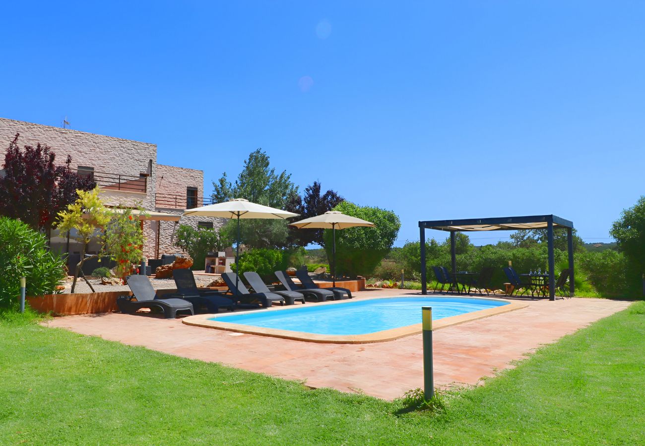 Bonita finca en Mallorca, con piscina y jardín. Vigili 417