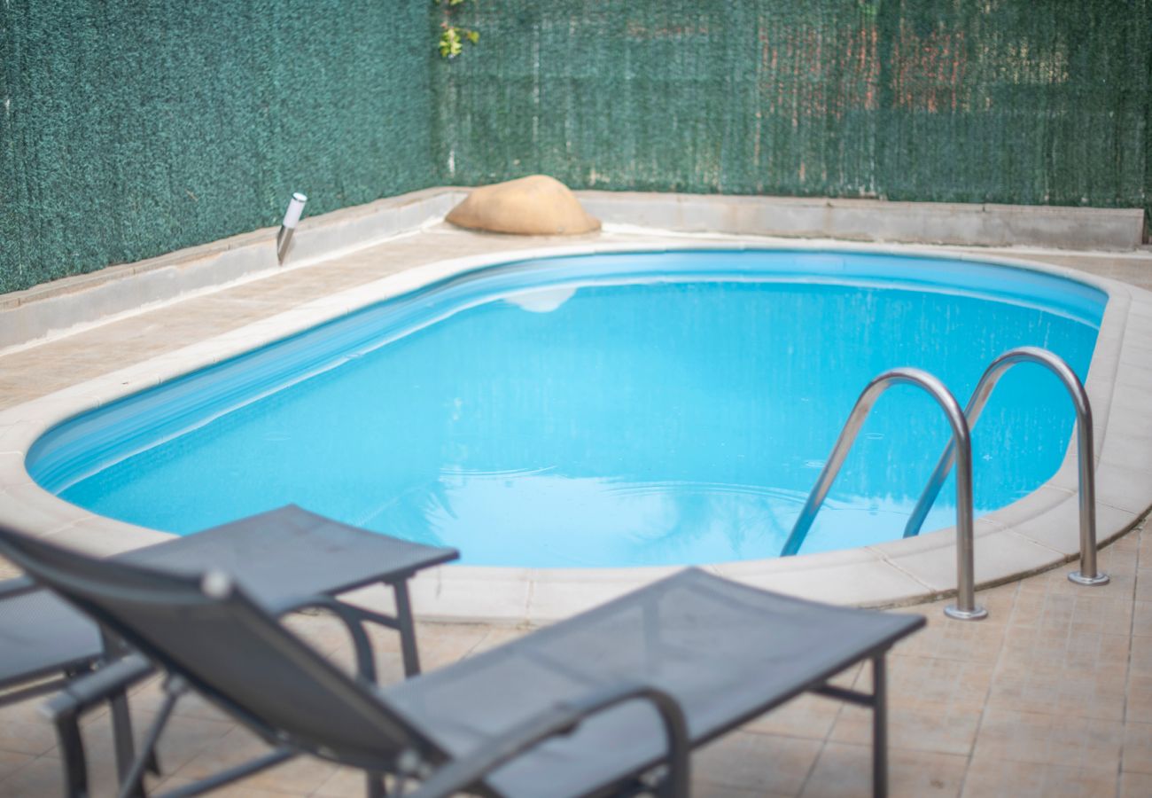 Villa en Tarragona - TH136 Villa San Ramon con piscina y jardín 