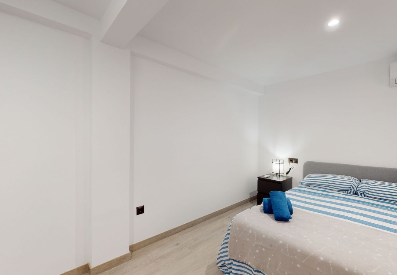 Apartamento en Alicante - Large & Relaxing City Home
