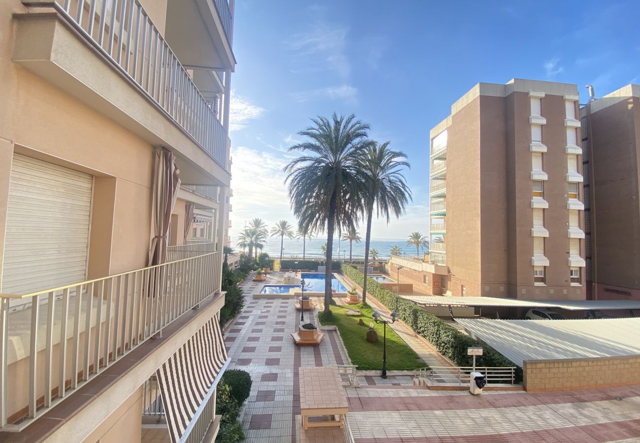 Apartamento en Segur de Calafell - R137 Apartamento con terraza delante del mar