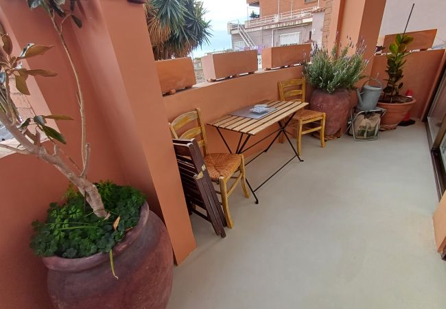 Apartamento en Tarragona - TH165 Alquiler mensual :Encantador Loft con terraza y vistas al mar