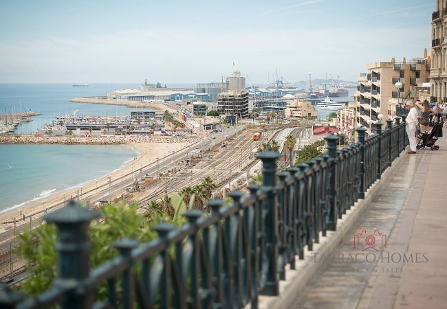 Apartamento en Tarragona - TH165 Alquiler mensual :Encantador Loft con terraza y vistas al mar