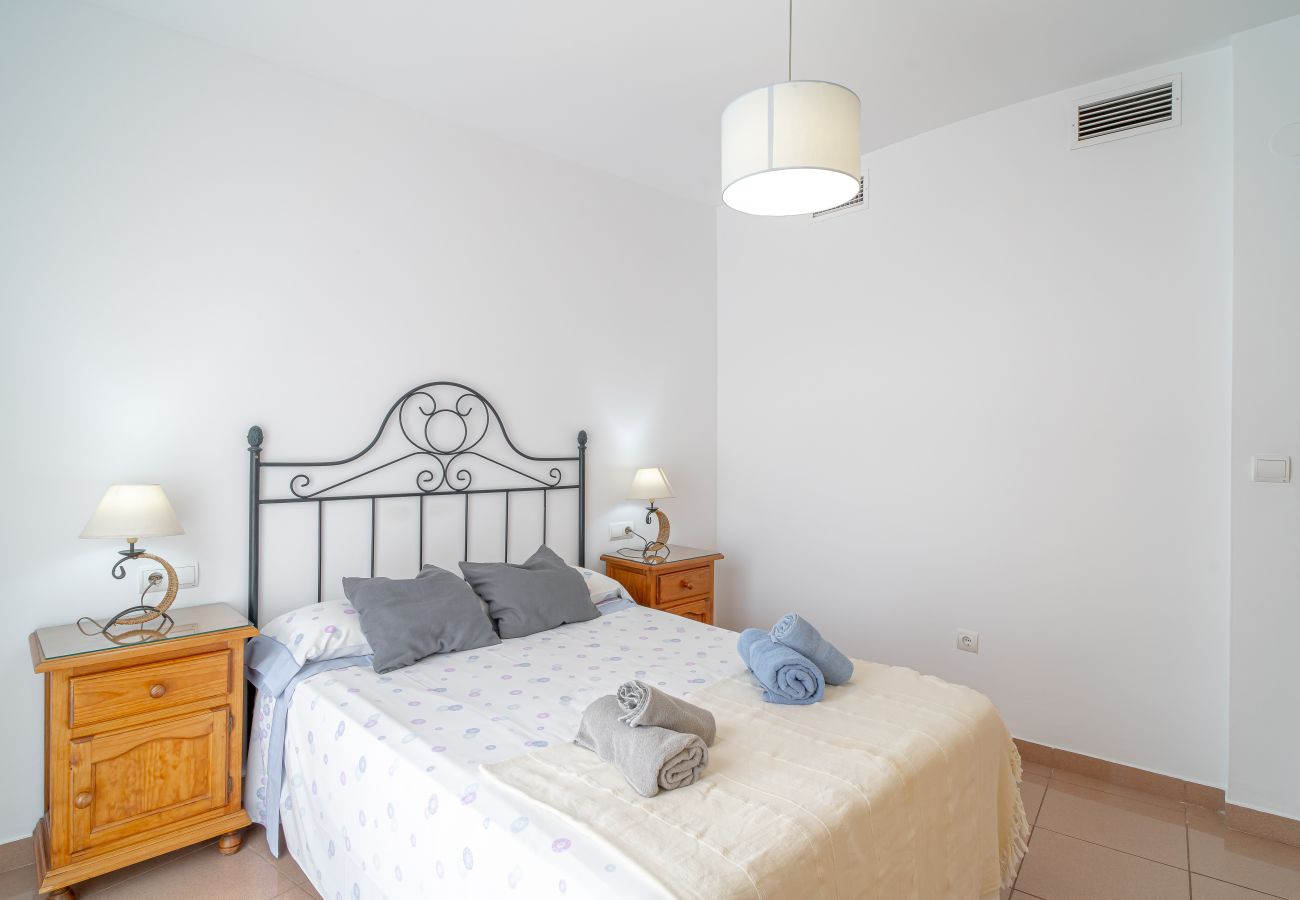 Apartment in Nerja - 2 bedroom apartment in Burriana Beach Nerja with WiFi and Air Conditioning - Ref 340