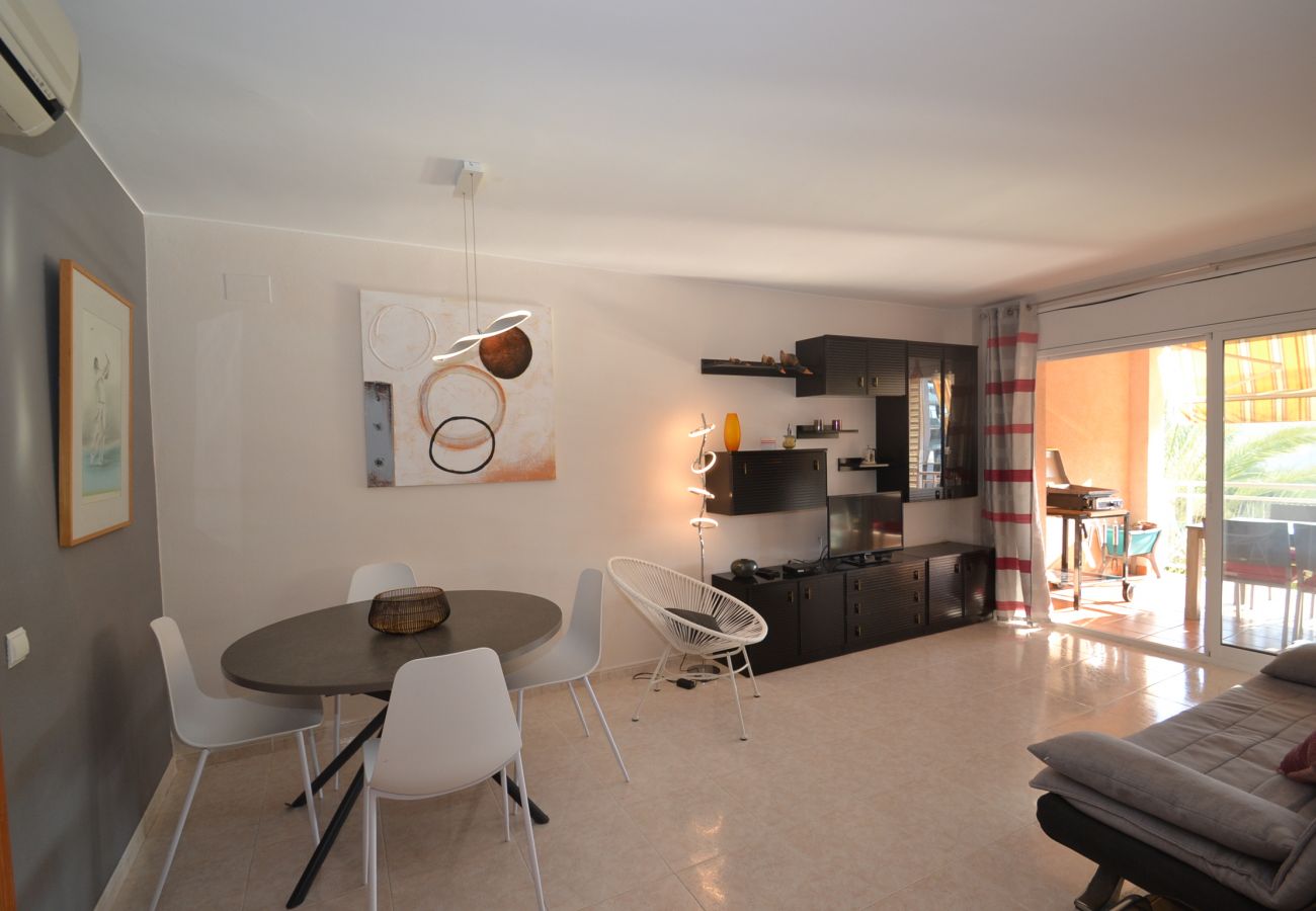Apartment in Salou - Pinamar:2Terraces,70m2 solarium-Pool-Near beach,center-A/C,parking,satellite included