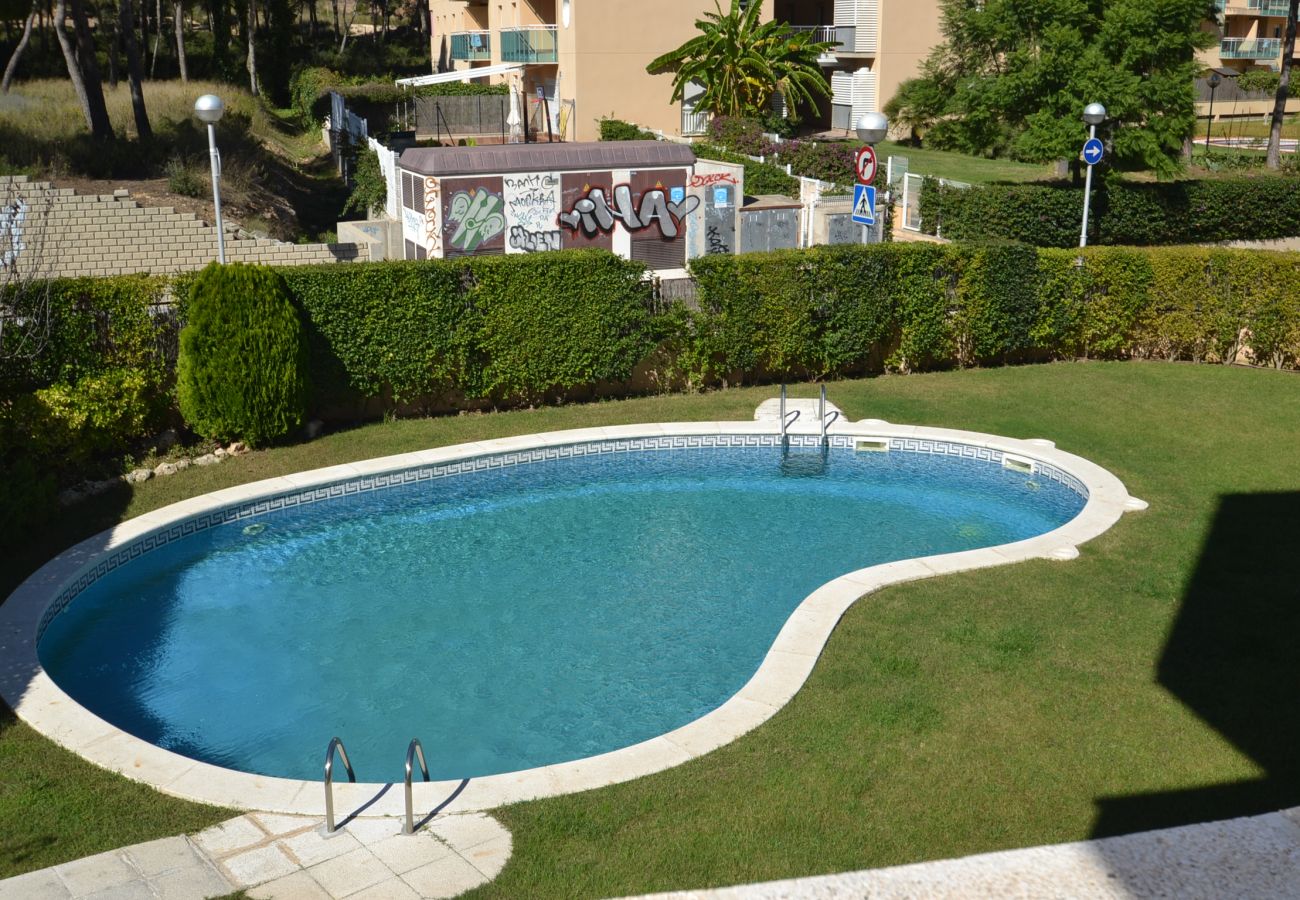 Apartment in Salou - Montserrada 3: 450m La Pineda Beach-View Pool-Free Wifi,parking,A/C,linen