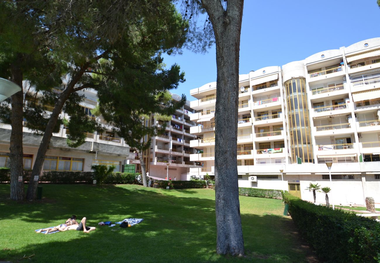Apartment in Salou - Catalunya 50:Terrace pool view-Near beach, Salou center-Sports,playground-Free A/C,Wifi