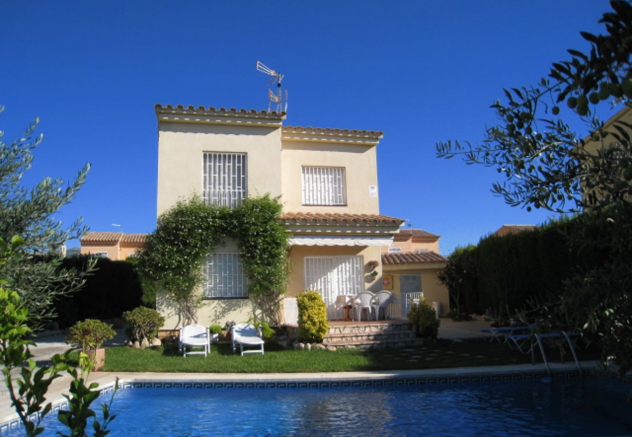 Villa in Ametlla de Mar - Villa Ametlla 7:Private Pool-Garden & Barbecue-Near Beaches Las Tres Calas-Free Wifi