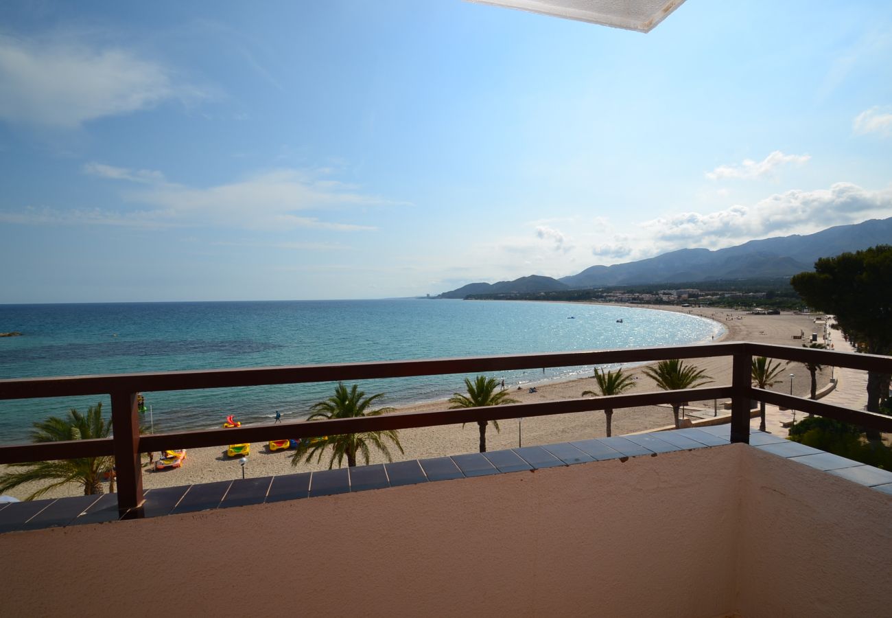 Apartment in Hospitalet de L´Infant - Geminis:Terrace with beautiful sea views-Beachfront-Free A/C,wifi,linen,parking