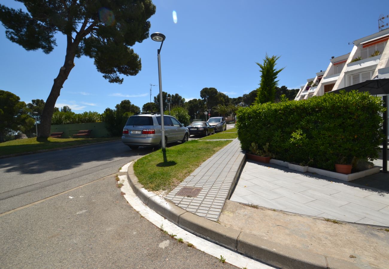 Apartment in Salou - Mirador 2:Ground floor with large terrace and bbq-Pool,playgrounds,sports in wooded area de La Pineda Salou