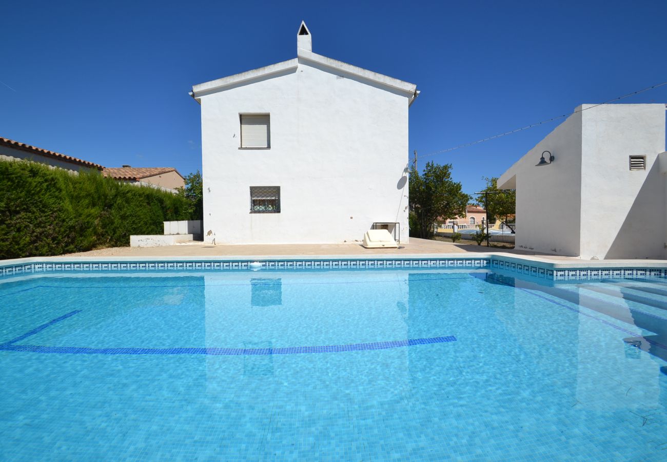 Villa in Ametlla de Mar - Villa Ametlla 34:Big Private Pool-Garden with Terrace BBQ-Near Beaches Las 3 Calas
