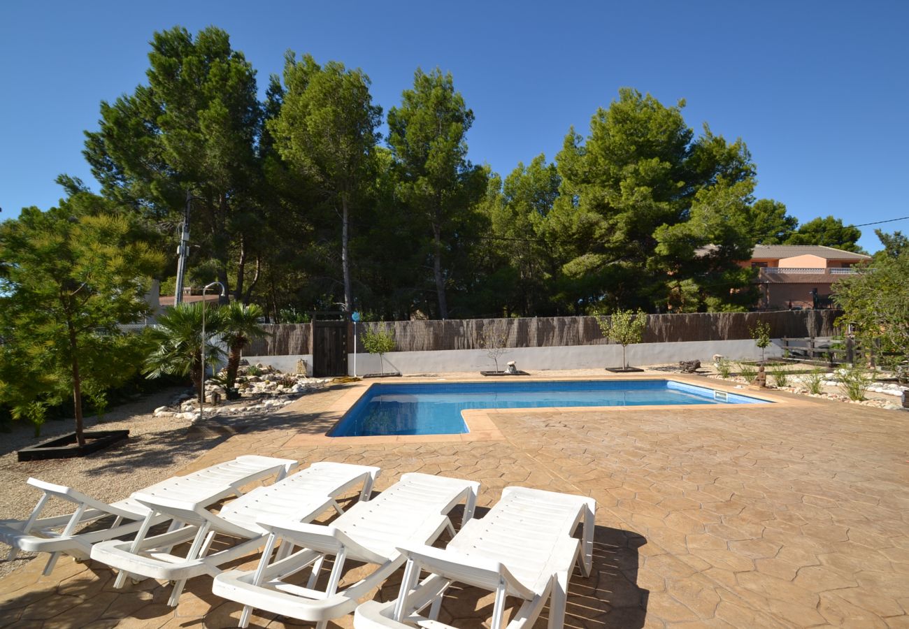 Villa in Ametlla de Mar - Villa Ametlla 9:Big private Pool-Terrace & BBQ-4 Bedrooms-Wifi-1.5 km beaches Las 3 Calas