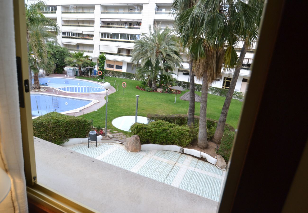 Apartment in Salou - Jardines Paraisol: 2 bedrooms, wide terrace, quality residence with beautiful swimming pool, a few minutes from beaches and shops Salou