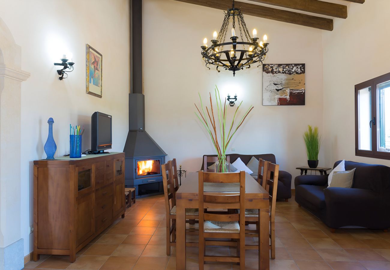 Country house in Sineu - Son Rossignol 155 cosy rustic finca with private pool, terrace, barbecue and WiFi