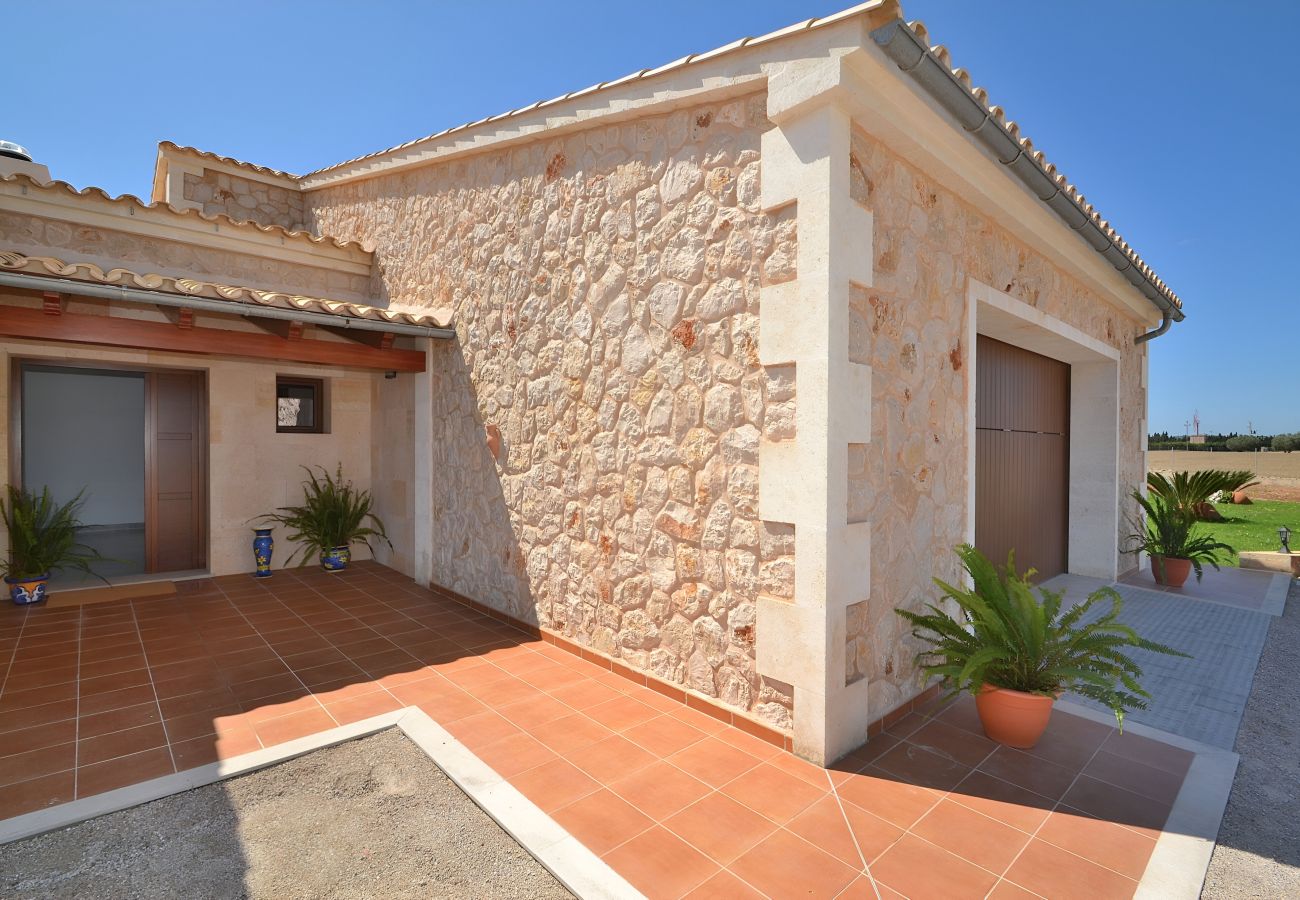Country house in Muro - Flor de Sal 178 majestic modern villa with private pool, air-conditioning and BBQ