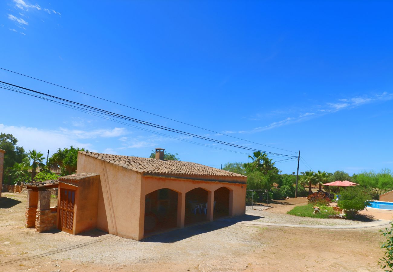 Country house in Es Llombards - Can Cova 413 rustic finca with private pool, terrace, air conditioning and WiFi