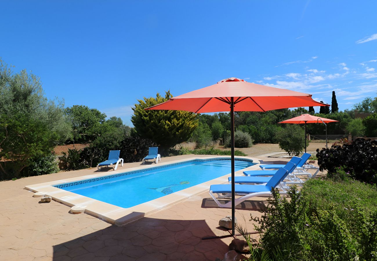 Country house in Es Llombards - Can Cova 413 rustic finca with private pool, terrace, air conditioning and WiFi