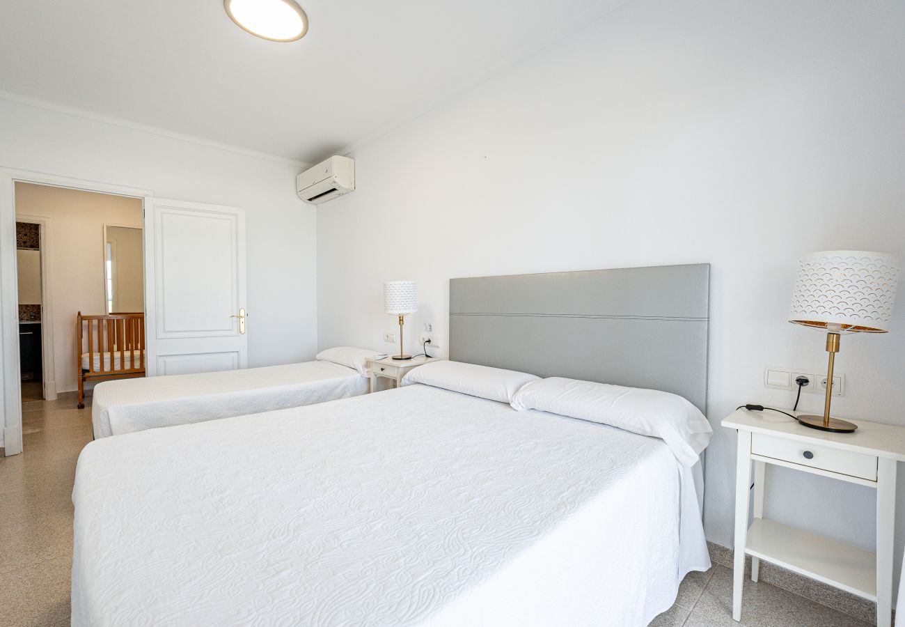 Villa Garballo's bedroom for holidays in Alcudia, Mallorca