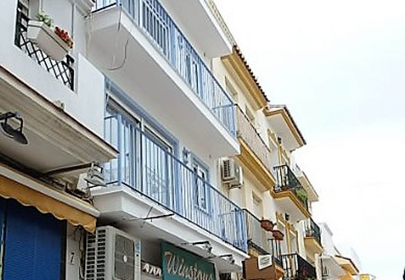 Apartment in Torremolinos - carihuela mar 1 apartment 