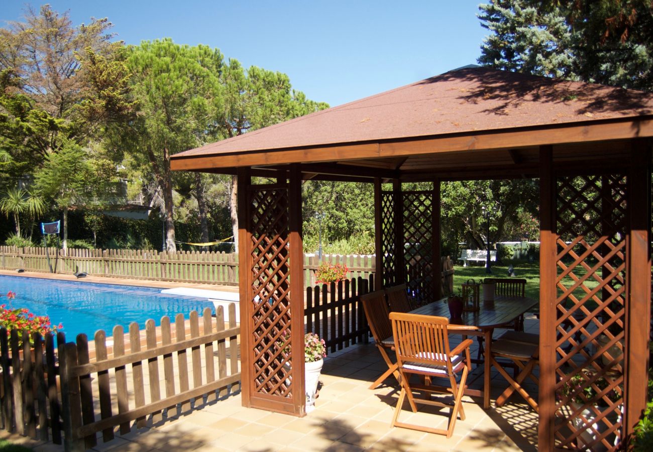 Villa in Roda de Barà - R44 Magnificent villa for 12 with large garden and pool 600 m from the beach