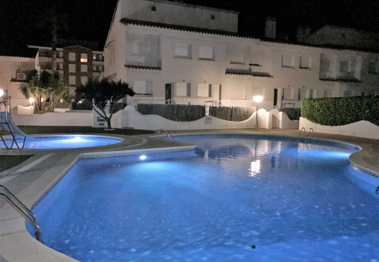 Townhouse in Calafell - R22 Townhouse for 8 100m from the beach