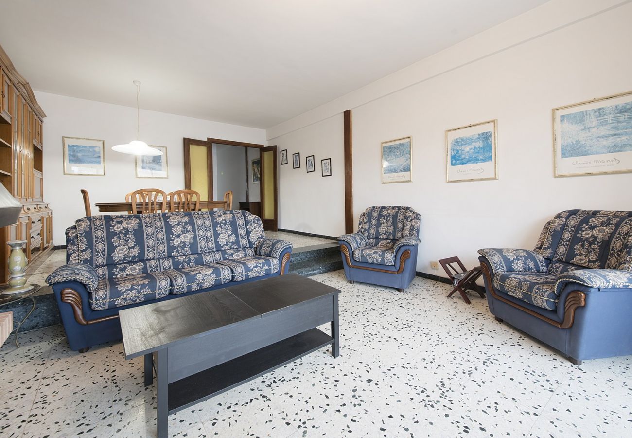 Apartment in Calafell - R28 Three- bedroom apartment 20m from the beach Calafell