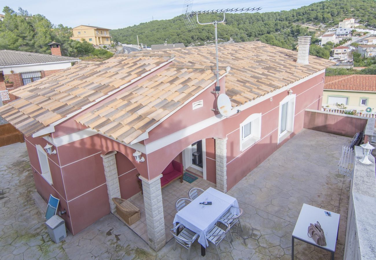 Villa in Castellet i la Gornal - R83 Holiday house for 10 people between beach and mountains