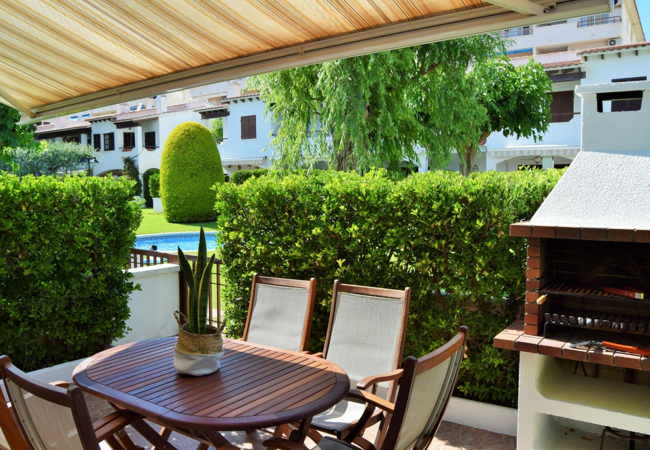 Townhouse in Calafell - R85 Townhouse with 2 pools 50m from the beach