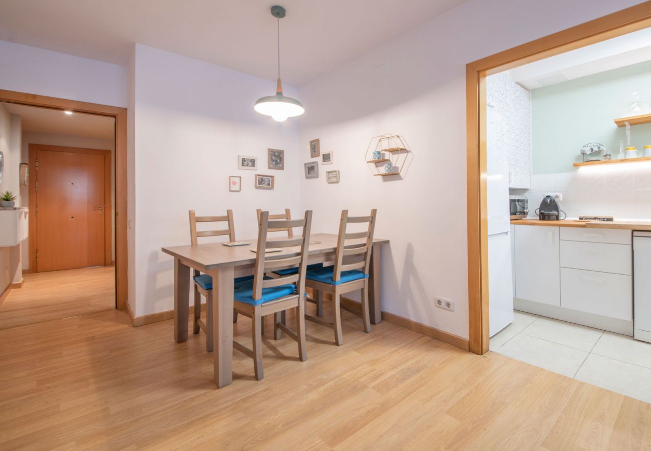 Apartment in Calafell - R99 Apartment with private patio 50m from the beach