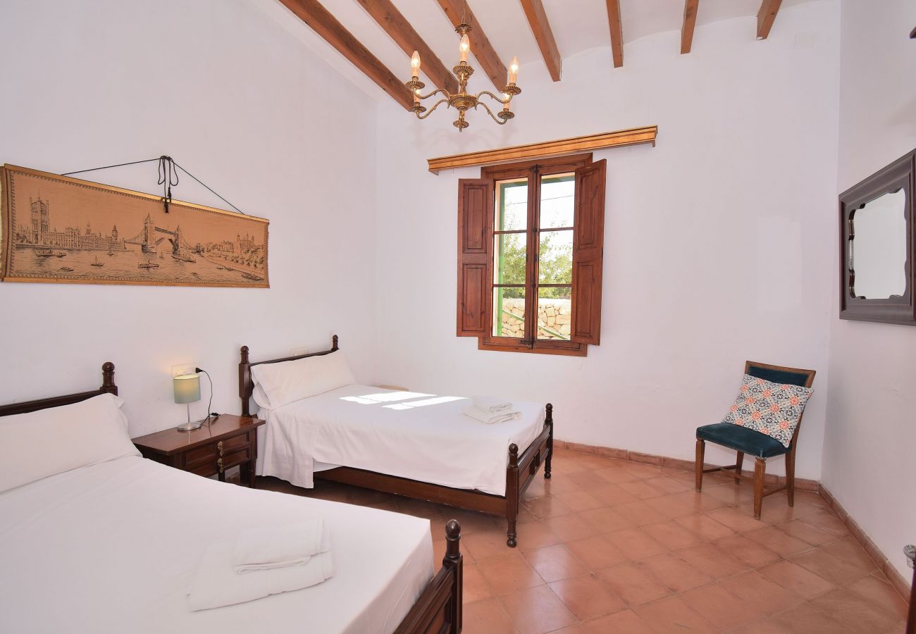 House in Sineu - Ca S'Escolà 175 traditional Mallorcan house with garden, large barbecue and WiFi