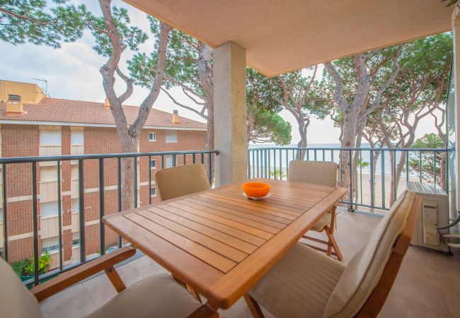  in Cambrils - TH116. Cozy beach front apartment in Cambrils.