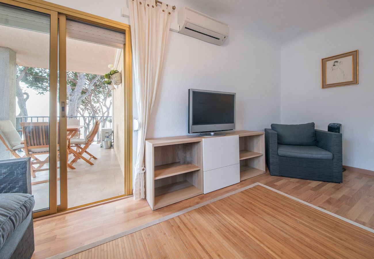Apartment in Cambrils - TH116. Cozy beach front apartment in Cambrils.